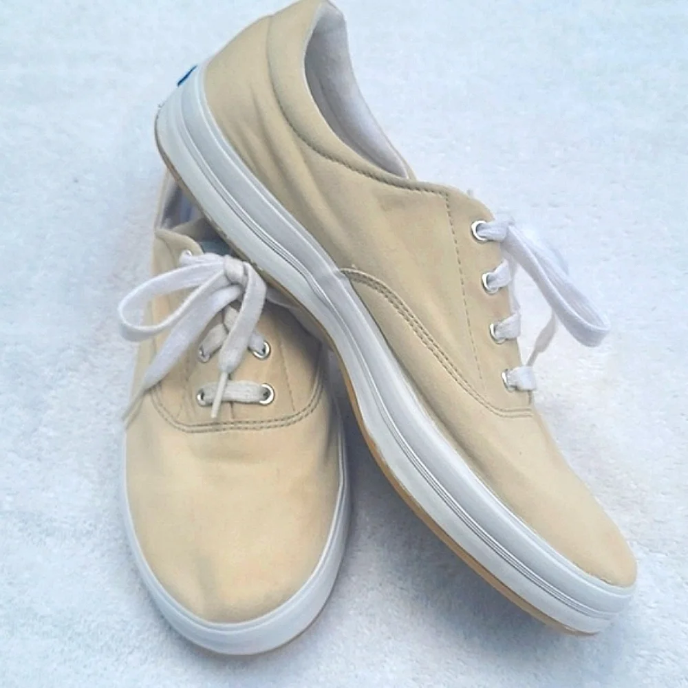 Keds Beige Classic Canvas Sneaker Lace Up Low Top Tennis Shoe Heel Logo Casual